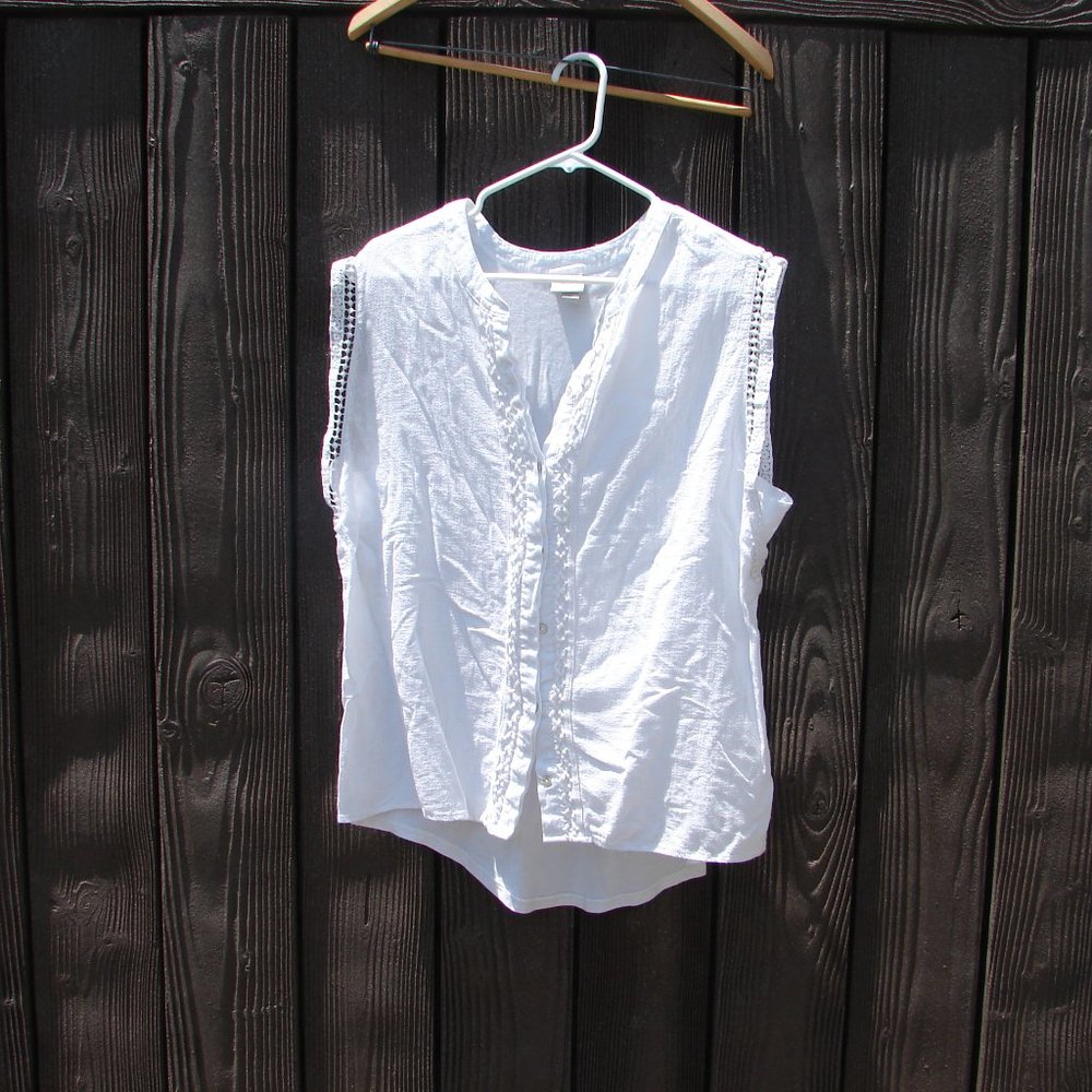 White Sleeveless Embellished Button-down Blouse Size XL